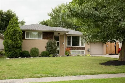 125 Delrex Boulevard, Halton Hills, ON L7G 4C5