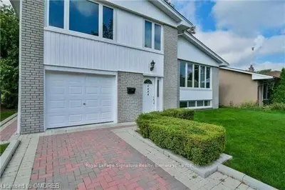 1486 Karenza Road, Mississauga, ON L5J 3W4