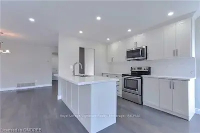 3011 SALERNO Crescent, Mississauga, ON L5N 1T5