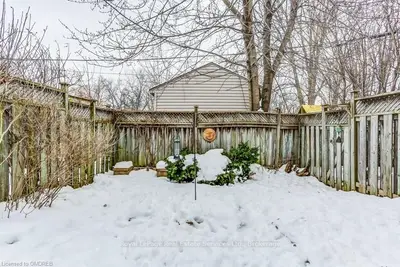 2411 Sovereign Street 19, Oakville, On L6l 1m1