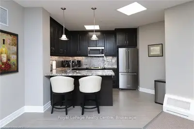 2300 Upper Middle Road W 208, Oakville, On L6m 0t4