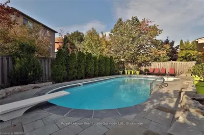 215 River Oaks Boulevard E, Oakville, On L6h 3v2