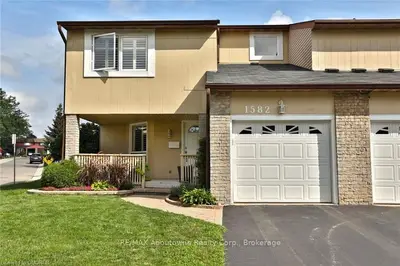 1582 Lancaster Drive, Oakville, ON L6H 2Z6