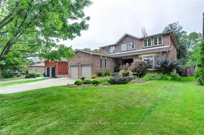 1228 Old Colony Road, Oakville, ON L6M 1J8