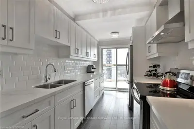 1425 Ghent Avenue 903, Burlington, ON L7S 1X5