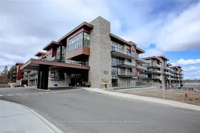 1575 Lakeshore Road W GR27, Mississauga, ON L5J 0B1