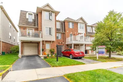 3044 DRUMLOCH Avenue, Oakville, ON L6M 5H8