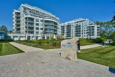 3500 Lakeshore Road 517, Oakville, ON l6l 0b4