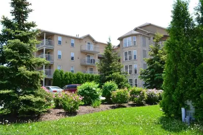 1450 BISHOPS Gate 411, Oakville, ON L6M 4N1