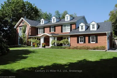 469 Coleen Drive, Oakville, ON L6J 6A4