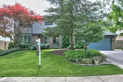 1850 Green Meadow Drive, Burlington, ON L7P 2Y8