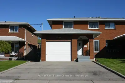 63 Manchester Street, Toronto W06, ON M8V 3V7