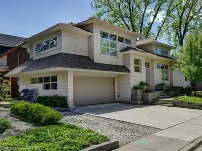 1360 Caroline Street, Burlington, ON L7S 1H4