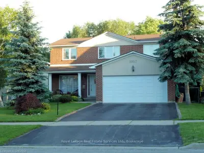 3937 Garnetwood, Mississauga, ON L4W 2H3