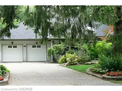 437 Chamberlain, Oakville, ON L6J 4H4
