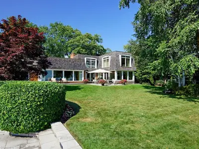 3284 Lakeland Crescent, Burlington, ON L7N 1B8