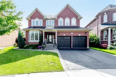 Detached in Oakville
