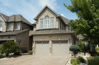 1239 Agram Drive, Oakville, ON L6H 7P1