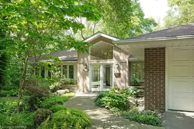 1379 Glenburnie Road, Mississauga, ON L5G 3C7