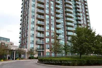 4889 KIMBERMOUNT Avenue 1404, Mississauga, ON L5M 7R9