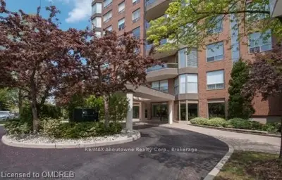 1905 Pilgrims Way 405, Oakville, ON L6M 2X2