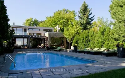 4070 Lakeshore Road, Burlington, ON L7L 1A1