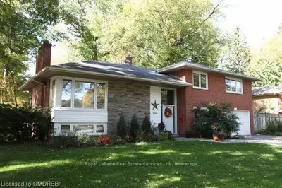 3158 The Credit Woodlands, Mississauga, ON L5C 2J4