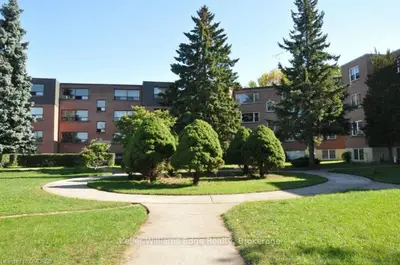 2420 New Street 9, Burlington, ON L7R 1J6