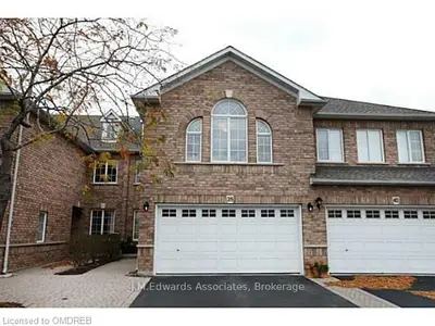 3045 New Street 39, Burlington, ON L7N 3V9