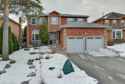 90 STEVENSON Road, Oakville, ON L6L 6H3
