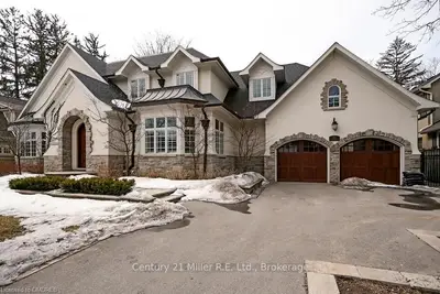 22 Howard Avenue, Oakville, ON L6J 3Y3