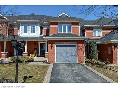 2145 Country Club Drive 28, Burlington, ON L7M 4E5
