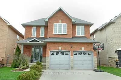 2240 FOXFIELD Road, Oakville, ON L6M 4C5