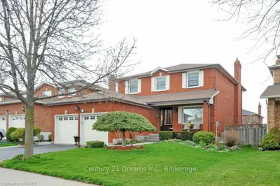 243 OLD ORCHARD Circle, Oakville, ON L6H 4N8