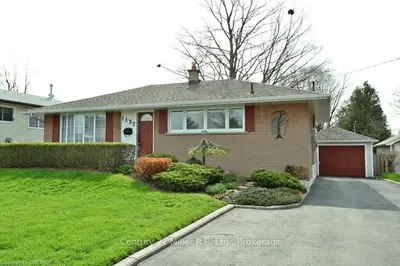1132 Pinegrove Road, Oakville, ON L6L 2W6