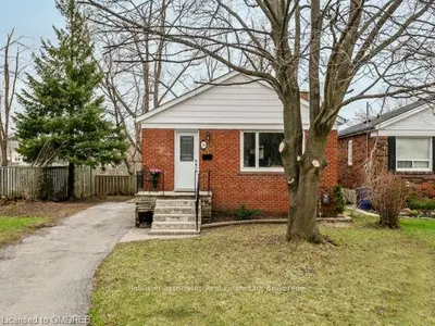 24 SHELLEY Street, Halton Hills, ON L7G 3W9