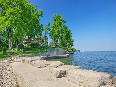 103 Colonial Court, Burlington, ON L7L 5K8
