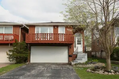 2326 Glastonbury Road, Burlington, ON L7P 3Y3
