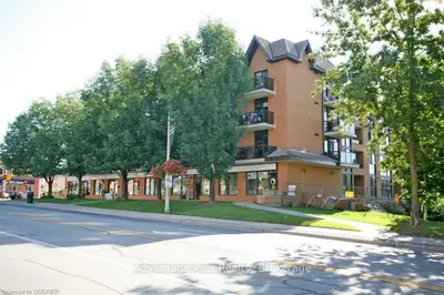 102 Bronte Road 304, Oakville, ON L6L 6J5