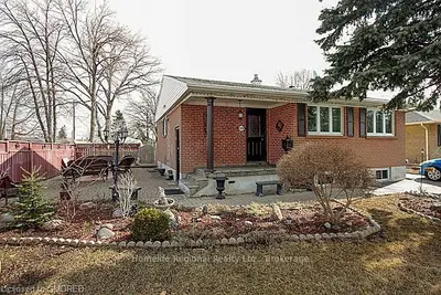 329 ASHBURY Road, Oakville, ON L6K 2M2