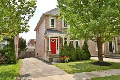2661 Castle Hill Crescent, Oakville, ON L6H 6J1