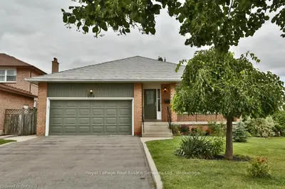 219 River Oaks Boulevard W, Oakville, ON L6H 3V2