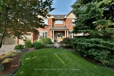 2108 MUIRFIELD Court, Burlington, ON L7M 4A7