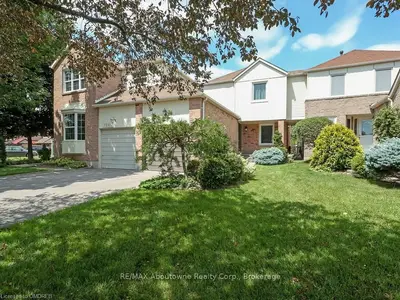 1283 Barberry, Oakville, ON L6M 2A8