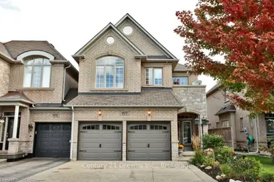 1177 AGRAM Drive, Oakville, ON L6H 7S1