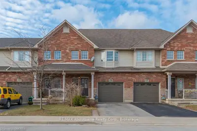5215 Autumn Harvest Way, Burlington, ON L7L 7J5
