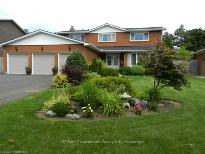 2163 WINCHESTER Court, Burlington, ON L7P 3M7