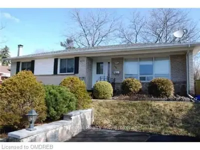 425 STANFIELD Drive, Oakville, ON L6L 3N7