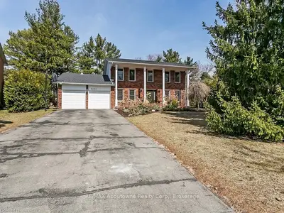 2263 Bethnal Green Road, Oakville, ON L6J 5J8