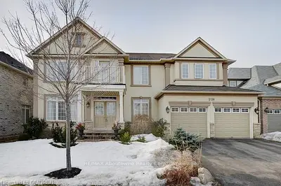 2136 Colonel William Parkway, Oakville, ON L6M 0B8